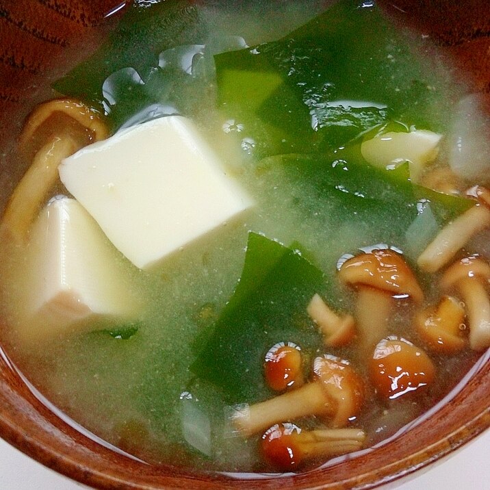 わかめ なめこ 豆腐 玉ねぎの味噌汁 レシピ 作り方 By Ramjetcity 楽天レシピ わかめ なめこ 豆腐 玉ねぎの味噌汁 レシピ 作り方 By Ramjetcity 楽天レシピ